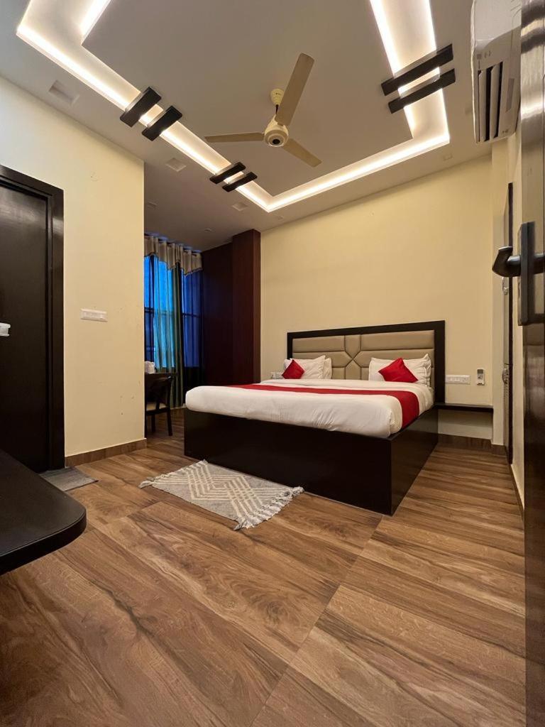 Hotel Mayur Palace アーグラ エクステリア 写真